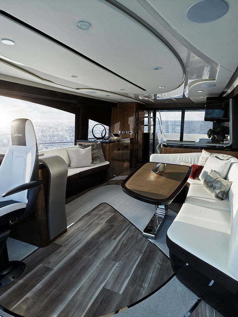 2020-lexus-yacht-ly-650-premiere-LR01-interior-810x1080_tcm-3177-1761307