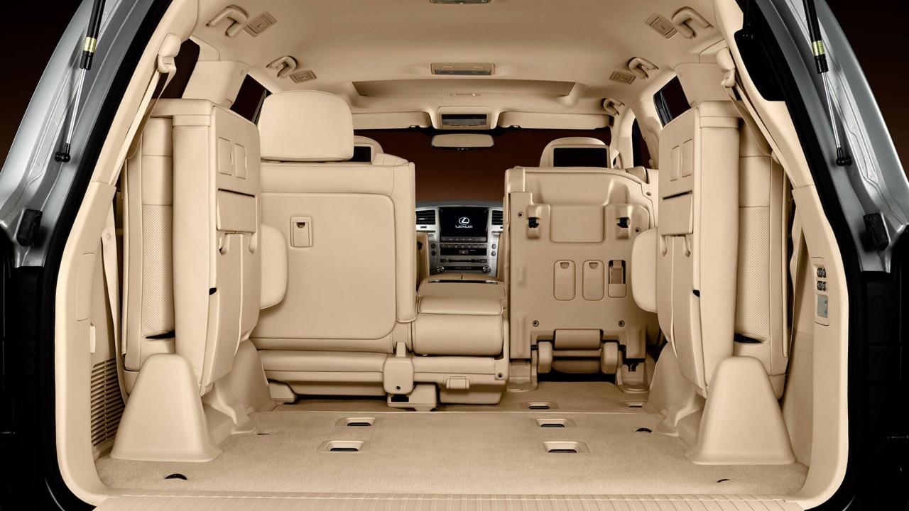 Lexus LX boot