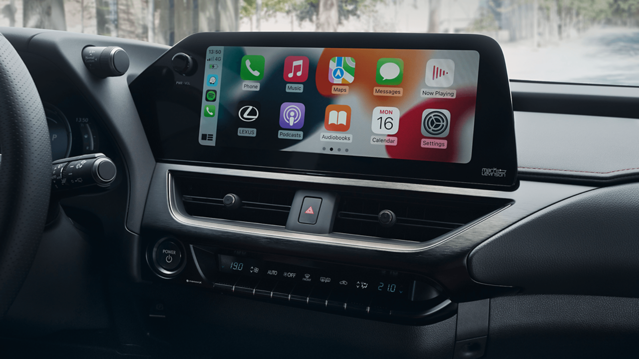 Lexus UX dashboard monitor