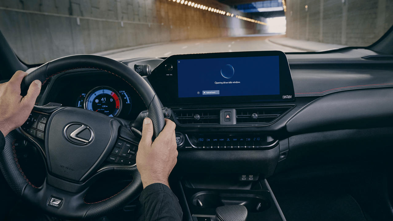  Lexus UX interior