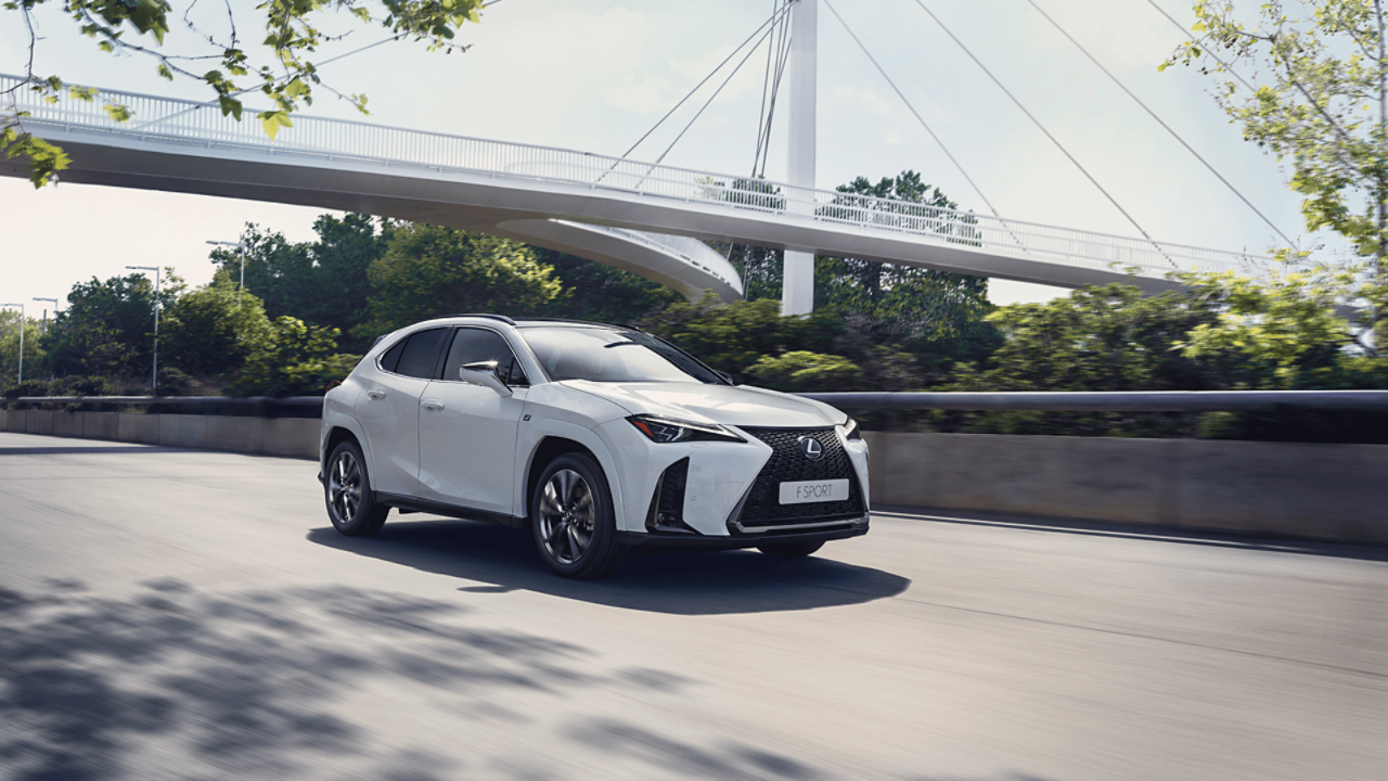 A man using the hands-free boot lid on the Lexus Lexus UX