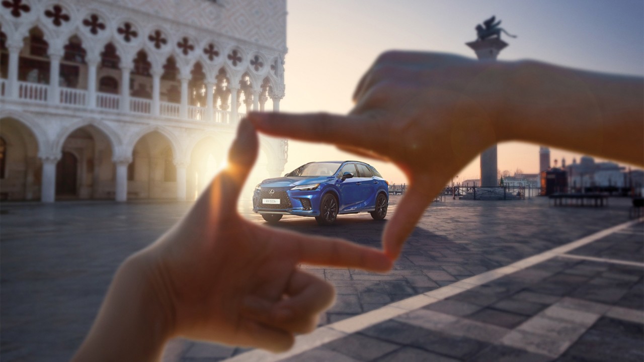 2022-lexus-rx-star-at-the-venice-film-festival-1920x1080